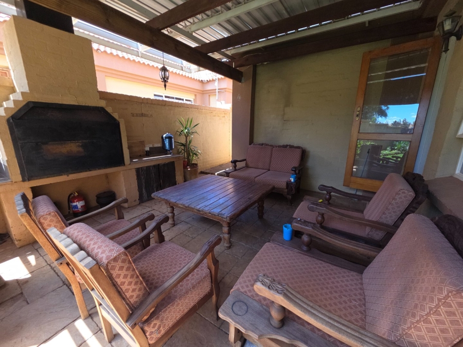 3 Bedroom Property for Sale in Langenhovenpark Free State